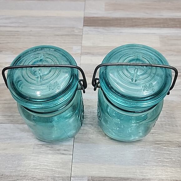 Vintage Pair of 2 Ball Ideal Pint 1976 Bicentennial Eagle Mason Jar W/ Lid Blue - Picture 5 of 7